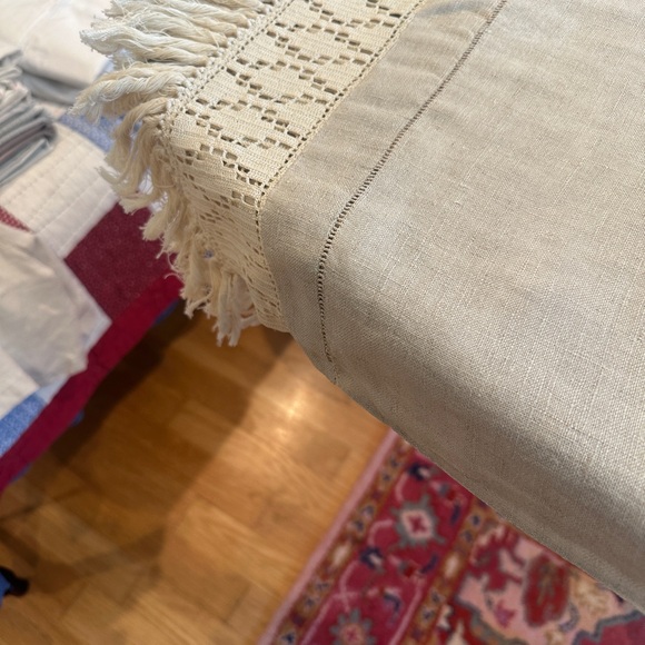 Linen table runner - Picture 2 of 7